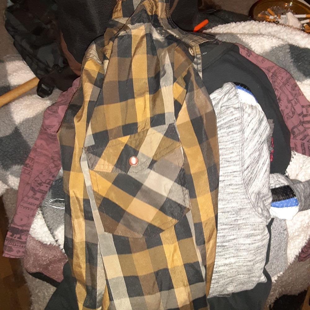 Clothing bundle - Picture 2 of 16